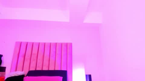 Snapshot of sussan_nicolle1 chatting on 11/01/25, 12:18 Sussan Nicole online show from 11/01/25, 12:18