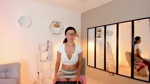 Sussan Keller online show from 11/15/25, 12:13