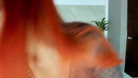 Snapshot of sussanmilf_ chatting on 02/14/25, 11:10 sussanmilf  online show from 02/14/25, 11:10