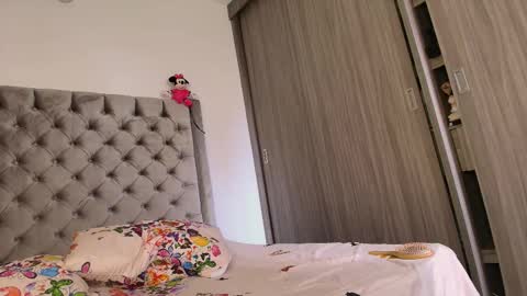 Andrea online show from 11/04/25, 05:34