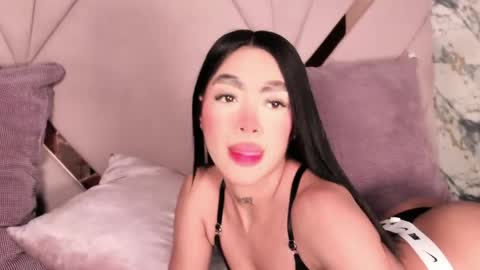 Snapshot of sussie_thompsom chatting on 04/23/26, 03:19 Sussie Tompsom online show from 04/23/26, 03:19