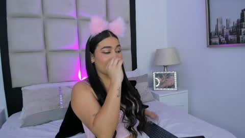 Snapshot of sussyfoxx_ chatting on 03/26/26, 03:23 sussyfoxx_ online show from 03/26/26, 03:23