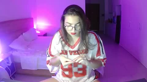 susyli online show from 10/26/25, 04:02