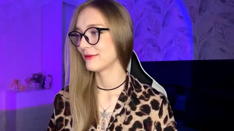 Snapshot of susyschuerholz chatting on 11/05/25, 04:51 Jessica online show from 11/05/25, 04:51