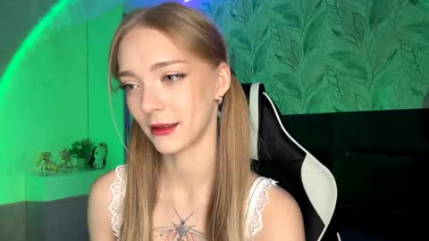 Snapshot of susyschuerholz chatting on 11/06/25, 05:25 Jessica online show from 11/06/25, 05:25