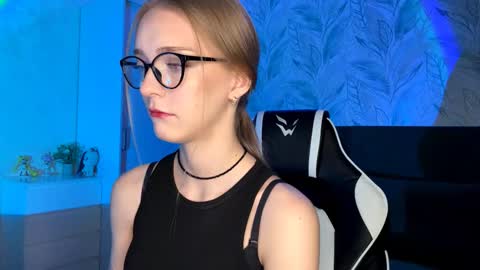 Snapshot of susyschuerholz chatting on 11/07/25, 04:29 Jessica online show from 11/07/25, 04:29