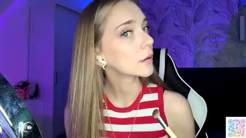 Snapshot of susyschuerholz chatting on 11/19/25, 05:13 Jessica online show from 11/19/25, 05:13