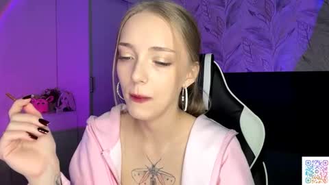 Snapshot of susyschuerholz chatting on 11/21/25, 05:11 Jessica online show from 11/21/25, 05:11