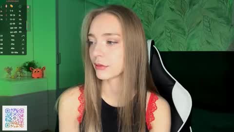 Snapshot of susyschuerholz chatting on 11/24/25, 05:23 Jessica online show from 11/24/25, 05:23