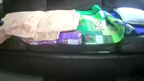 Snapshot of suv1 chatting on 12/04/25, 01:59 Otto online show from 12/04/25, 01:59