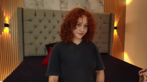 suxan_white online show from 10/27/25, 12:09