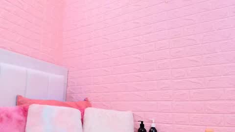 suzan_30 online show from 06/03/26, 10:15