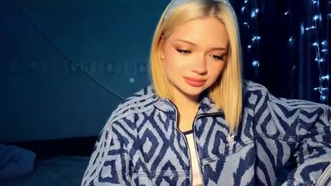 Snapshot of suzannabarmes chatting on 03/18/26, 03:15 Stacy online show from 03/18/26, 03:15