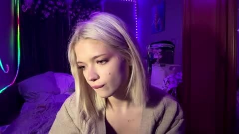 Snapshot of suzannabarmes chatting on 05/08/26, 10:04 Stacy online show from 05/08/26, 10:04