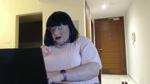 Snapshot of suzannebanci chatting on 04/10/26, 03:06 My name is Sissy or more fully Suzanna Aprilia Maria Mariquita Catarina Chinita Banci. Soy una puta - que chimba ladybug online show from 04/10/26, 03:06