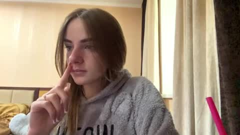 Emila online show from 05/31/26, 07:15