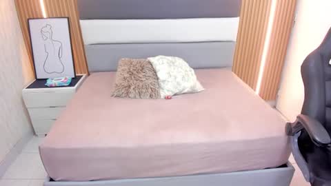 S U Z E T  online show from 02/04/26, 07:42