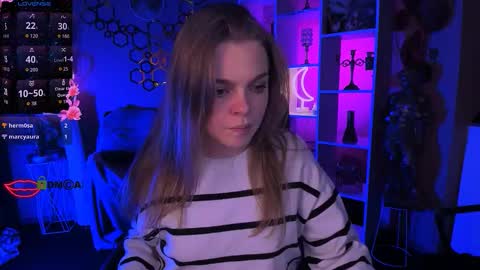 Snapshot of suzi_love chatting on 10/14/25, 12:44 suzi_love online show from 10/14/25, 12:44