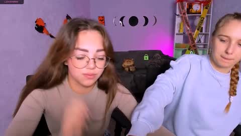 Snapshot of suzi_love chatting on 10/20/25, 12:16 suzi_love online show from 10/20/25, 12:16