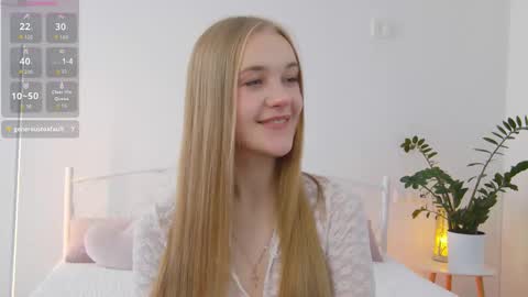 Suzi online show from 10/14/25, 01:34