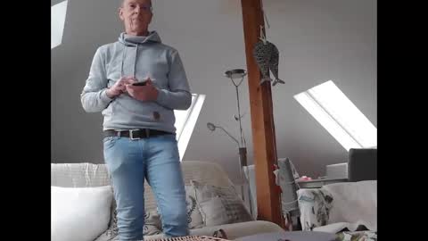 Snapshot of suzisshowboyxl chatting on 12/22/25, 10:12 Mmaxime1 online show from 12/22/25, 10:12