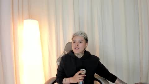 suzu_wolf online show from 10/06/25, 05:38