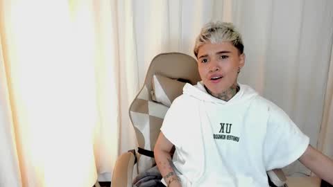 suzu_wolf online show from 10/07/25, 05:04