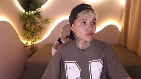 suzu_wolf online show from 10/09/25, 04:32