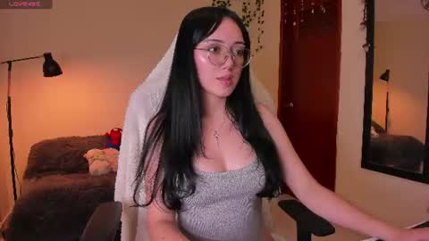 Snapshot of suzumi_ chatting on 07/08/26, 12:48 Jadde online show from 07/08/26, 12:48