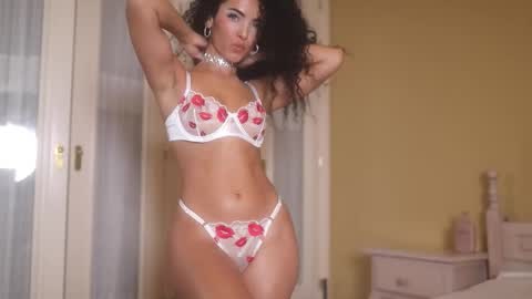 Snapshot of suzysuza chatting on 11/20/25, 11:54 suzysuza online show from 11/20/25, 11:54