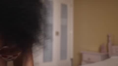 Snapshot of suzysuza chatting on 12/01/25, 11:59 suzysuza online show from 12/01/25, 11:59