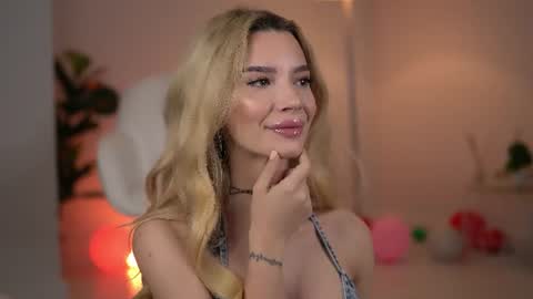 Snapshot of svveetluna chatting on 07/06/26, 03:03 SweetLuna online show from 07/06/26, 03:03