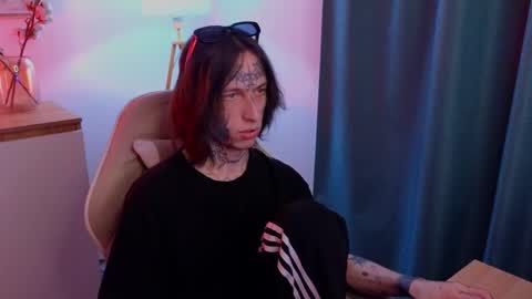 Snapshot of swagamee chatting on 04/15/26, 07:58 Eric online show from 04/15/26, 07:58