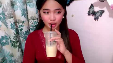 Snapshot of swallow_cummersx chatting on 05/04/26, 08:54 Jasmine online show from 05/04/26, 08:54