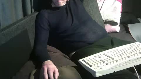 ArnSwart online show from 11/16/25, 03:34