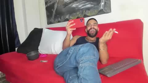 Snapshot of sweatyhairypig1 chatting on 09/13/25, 09:09 joel bliss online show from 09/13/25, 09:09