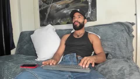 Snapshot of sweatyhairypig1 chatting on 10/05/25, 06:12 joel bliss online show from 10/05/25, 06:12