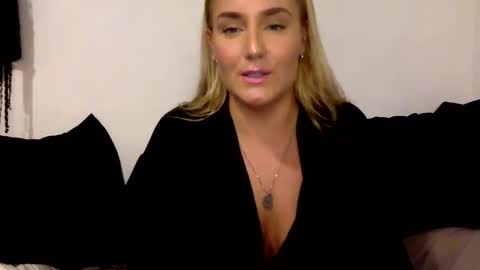 Snapshot of swedish_candii chatting on 01/18/25, 04:37 Swedish Candii online show from 01/18/25, 04:37