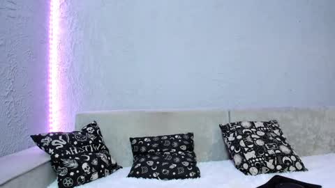 Snapshot of sweeeet_poison chatting on 12/02/24, 04:42 Luna Ootsutsuki online show from 12/02/24, 04:42