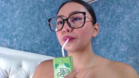 Snapshot of sweeet_amy chatting on 12/17/24, 11:59 Amy  IG sweeet amy0 online show from 12/17/24, 11:59