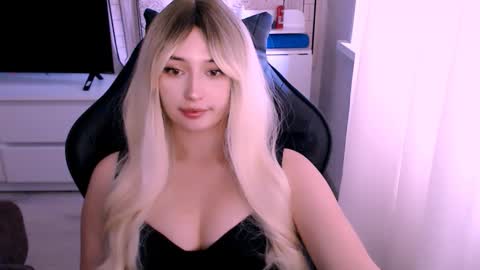 Kate online show from 10/17/25, 03:10