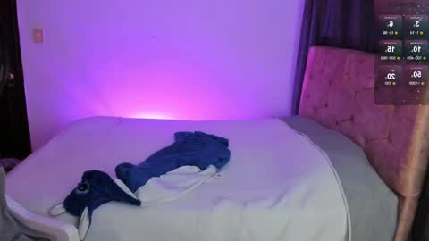 Snapshot of sweeet_temptation chatting on 11/15/25, 01:25 Mariana online show from 11/15/25, 01:25