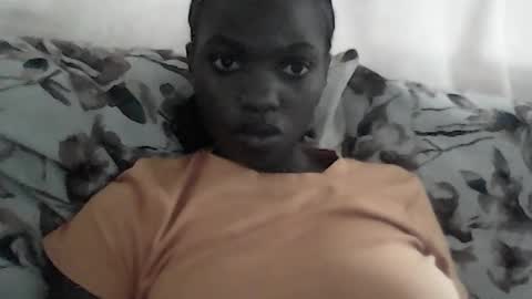 Snapshot of sweeetpea20 chatting on 07/15/26, 11:48 sweeetpea20 online show from 07/15/26, 11:48