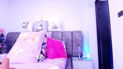 Snapshot of sweegirl_ chatting on 01/09/26, 11:57 Debora online show from 01/09/26, 11:57