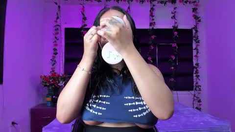 Snapshot of sweelanna chatting on 12/14/25, 01:33 sweet ana online show from 12/14/25, 01:33