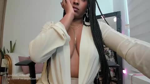 Snapshot of sweer_oshun chatting on 02/14/25, 03:26 Evangeline online show from 02/14/25, 03:26