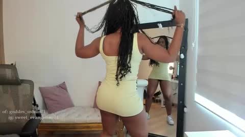 Snapshot of sweer_oshun chatting on 03/09/25, 02:54 Evangeline online show from 03/09/25, 02:54