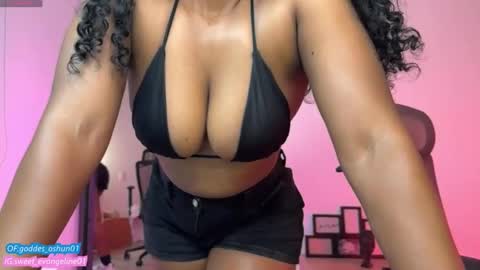 Snapshot of sweer_oshun chatting on 09/11/25, 04:29 Evangeline online show from 09/11/25, 04:29