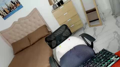 Snapshot of sweet18_jasmine chatting on 03/13/26, 11:06 sweet18_jasmine online show from 03/13/26, 11:06