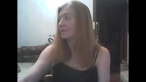 sweet4blonde609 online show from 12/04/25, 12:47